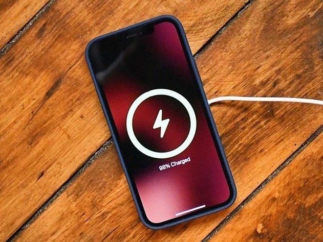 坡心镇苹果手机维修分享iPhone 12可以随便充电吗 